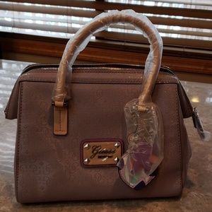 GUESS HANDBAG!! NWT, Soft pink.